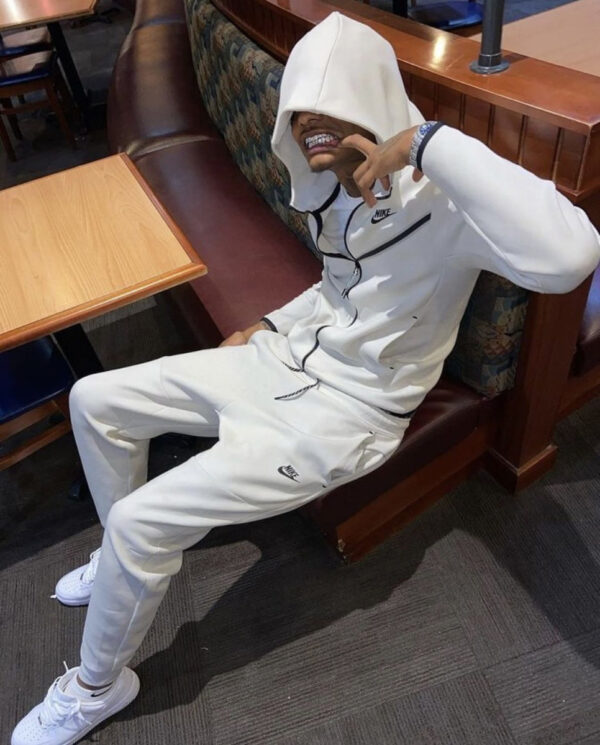 TECH FLEECE – TOTAL WHITE - Image 6